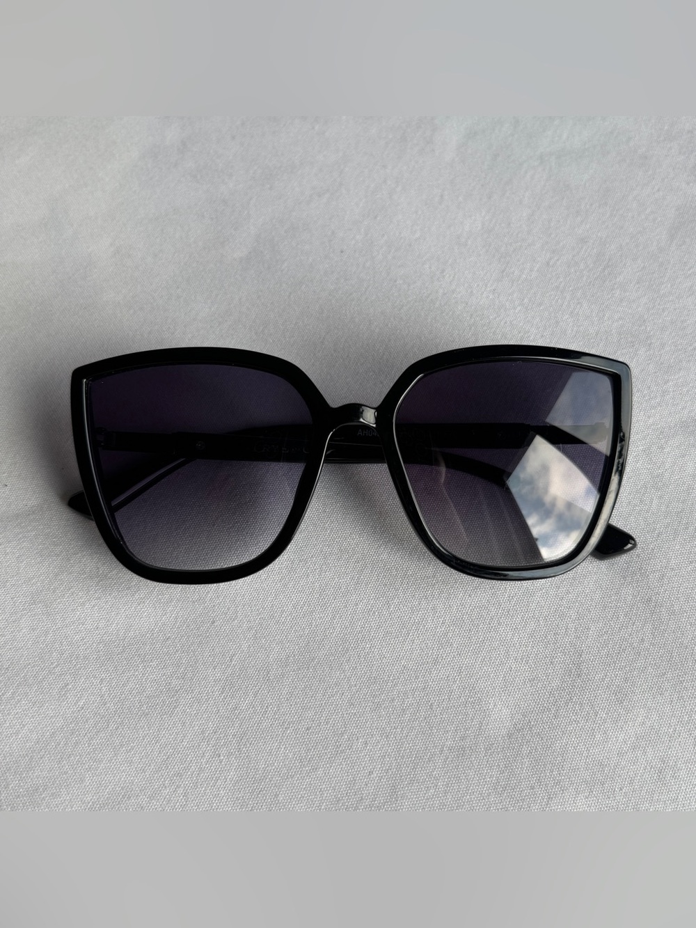 Frye & Co Black Oversized Sunglasses